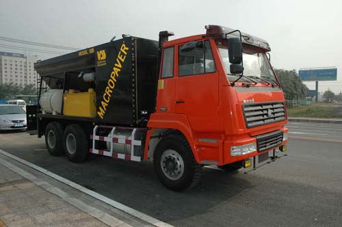 稀浆封层车